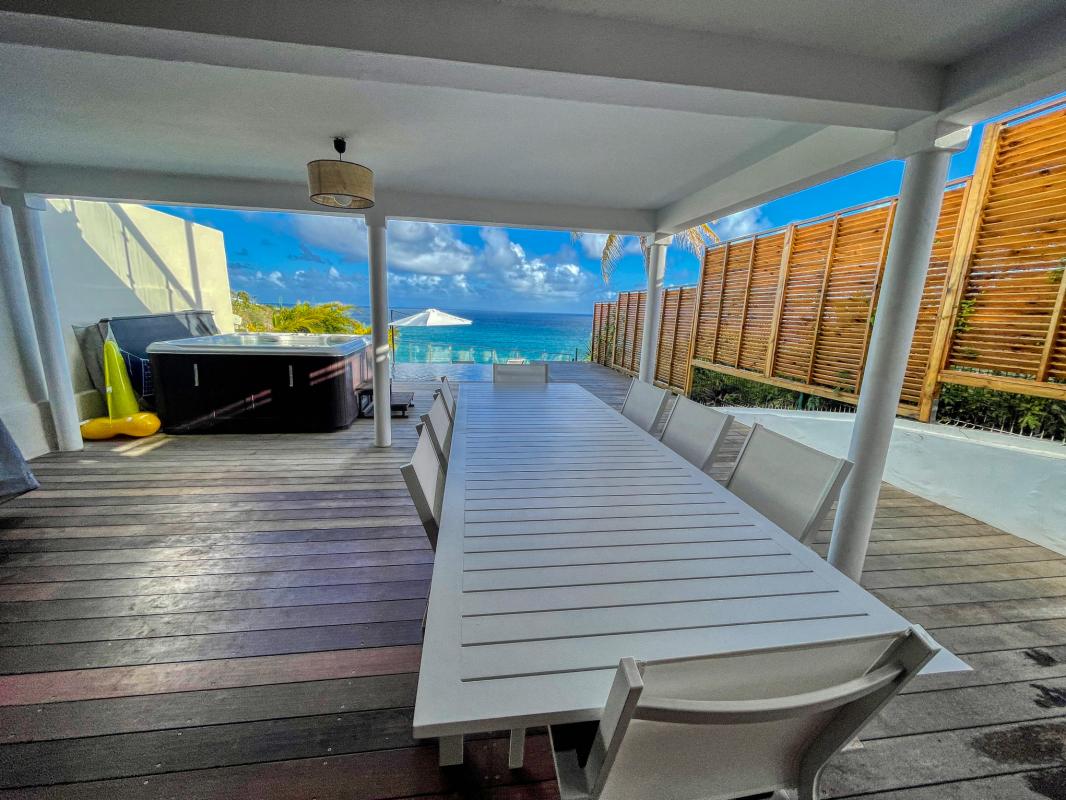 A louer villa 4 chambres au Gosier avec piscine et vue mer - terrasse rdj